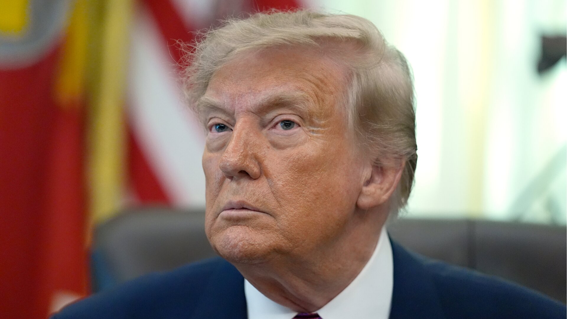 Trump signs order renaming Lake Ontario as 'Lake America' in the United States