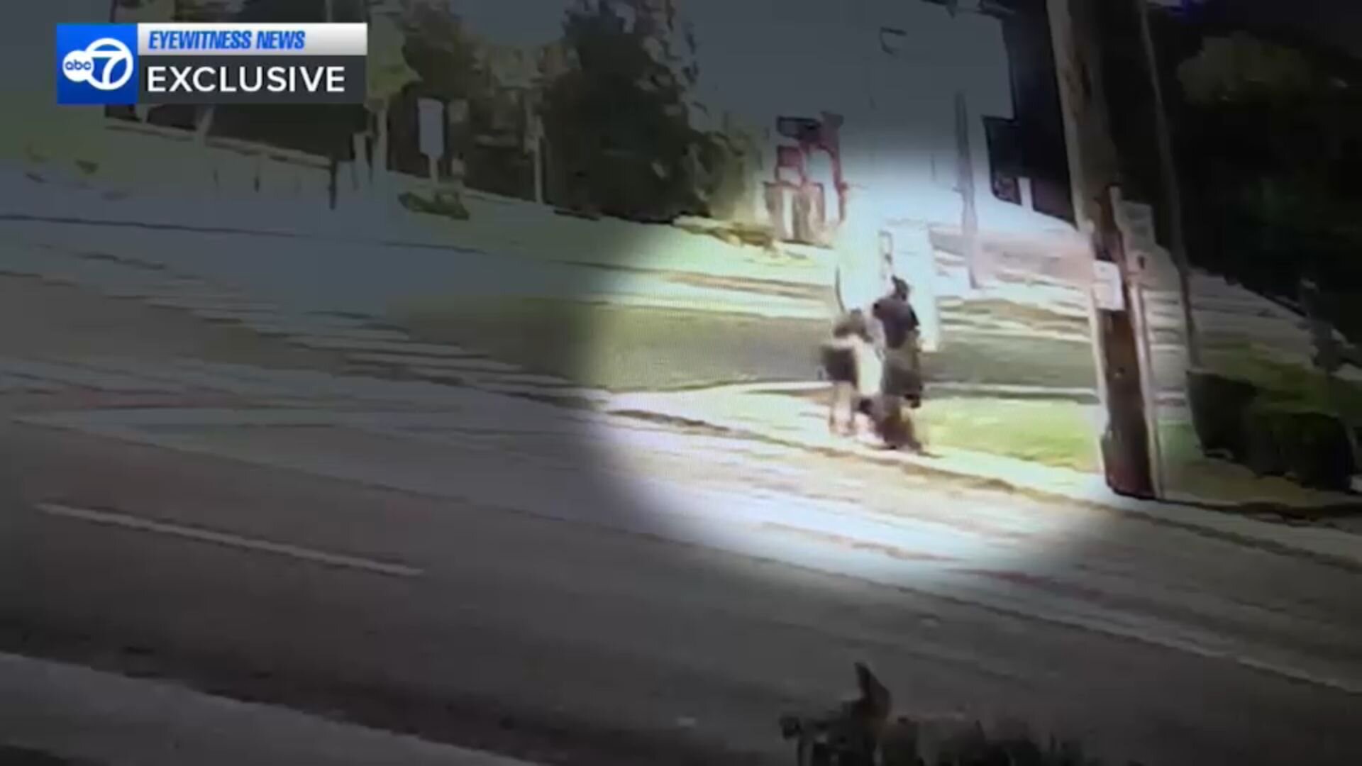 Group of men spotted opening Long Island manhole cover, entering sewer in Wantagh