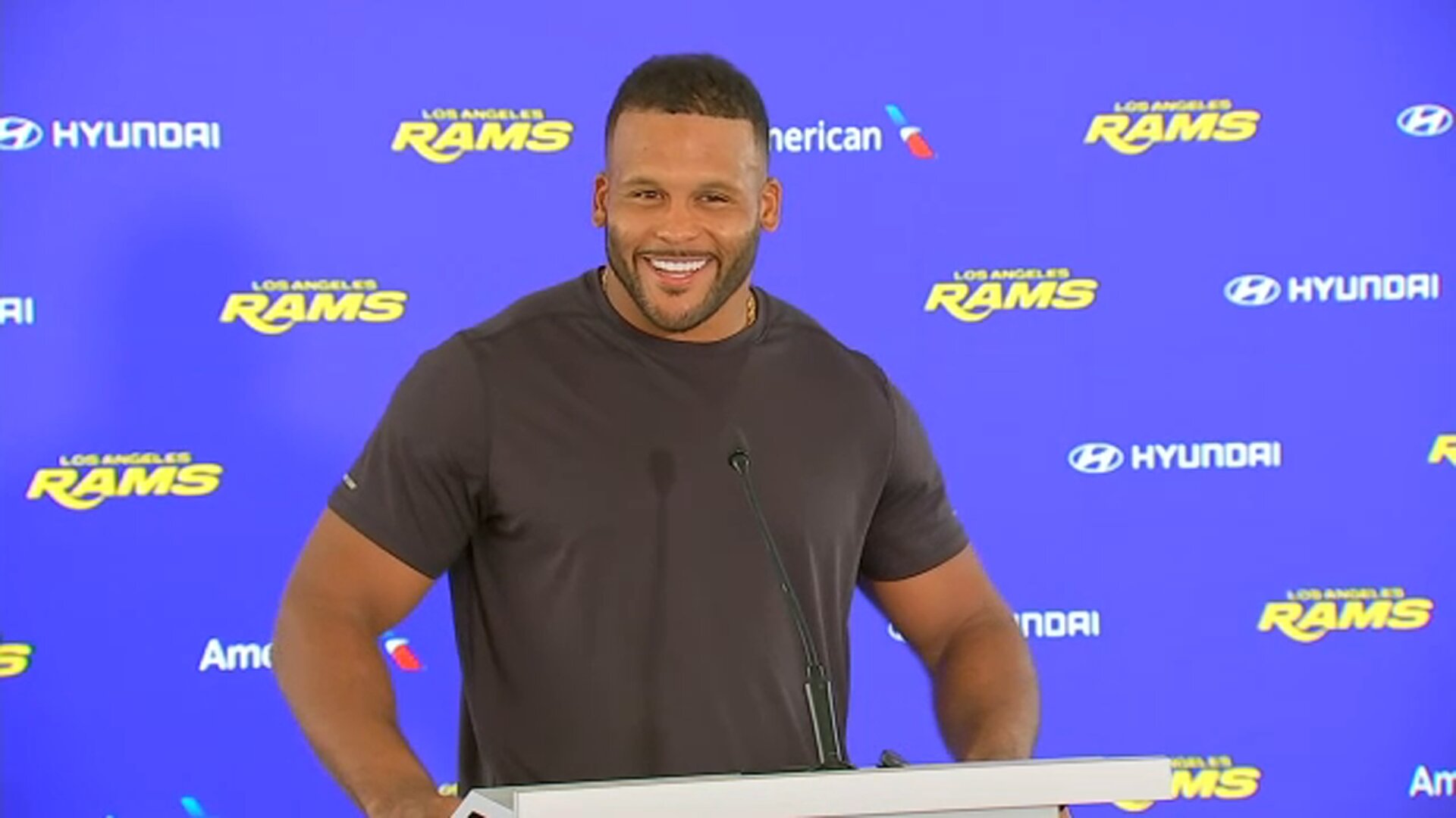 Aaron Donald ends his 2 1/2-year retirement and returns to the Los Angeles Rams