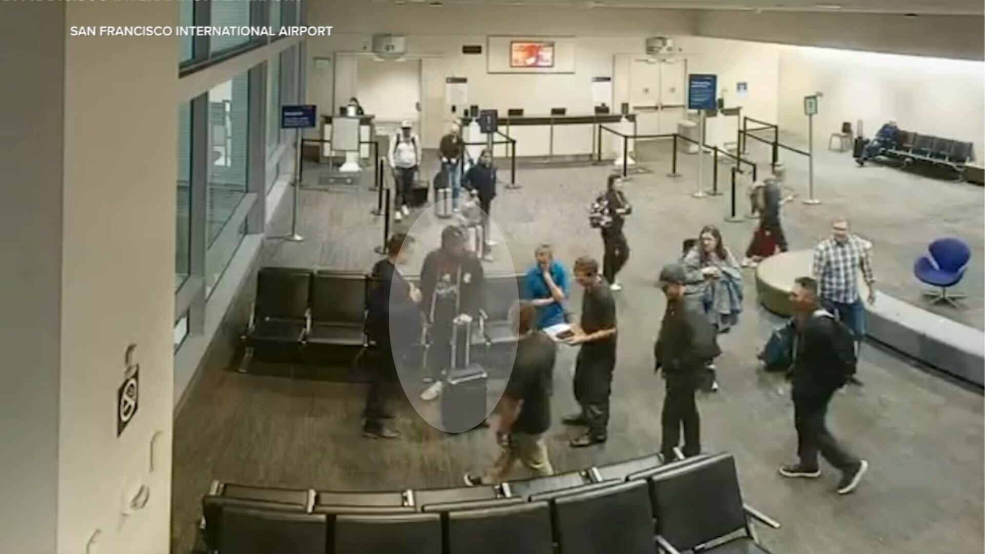 Video shows moment FBI agents surround Swalwell at SFO amid federal investigation