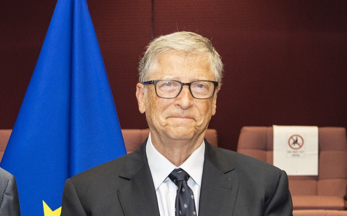 Quote of the day by Bill Gates: 'There's nothing on the iPad I look at and say, 'Oh, I wish Microsoft had done it