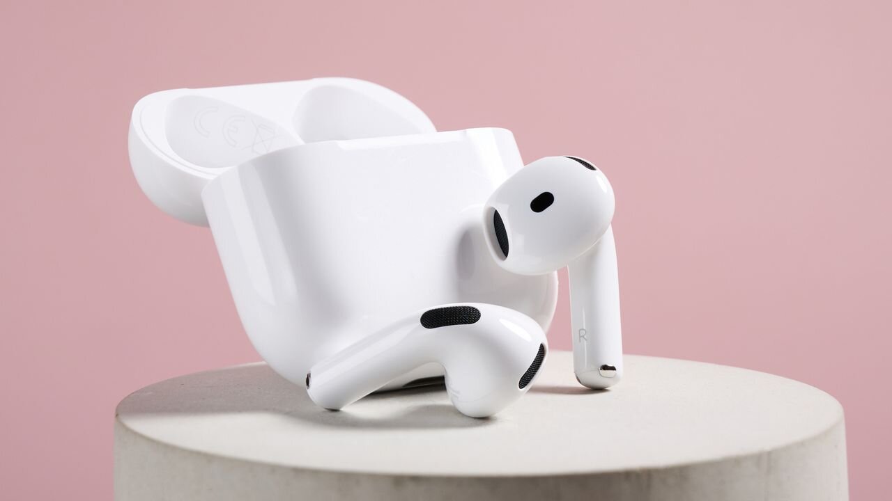 I scanned Best Buy's massive back-to-school sale — these are the 12 deals I'd buy on laptops, tablets, AirPods, TVs, and more