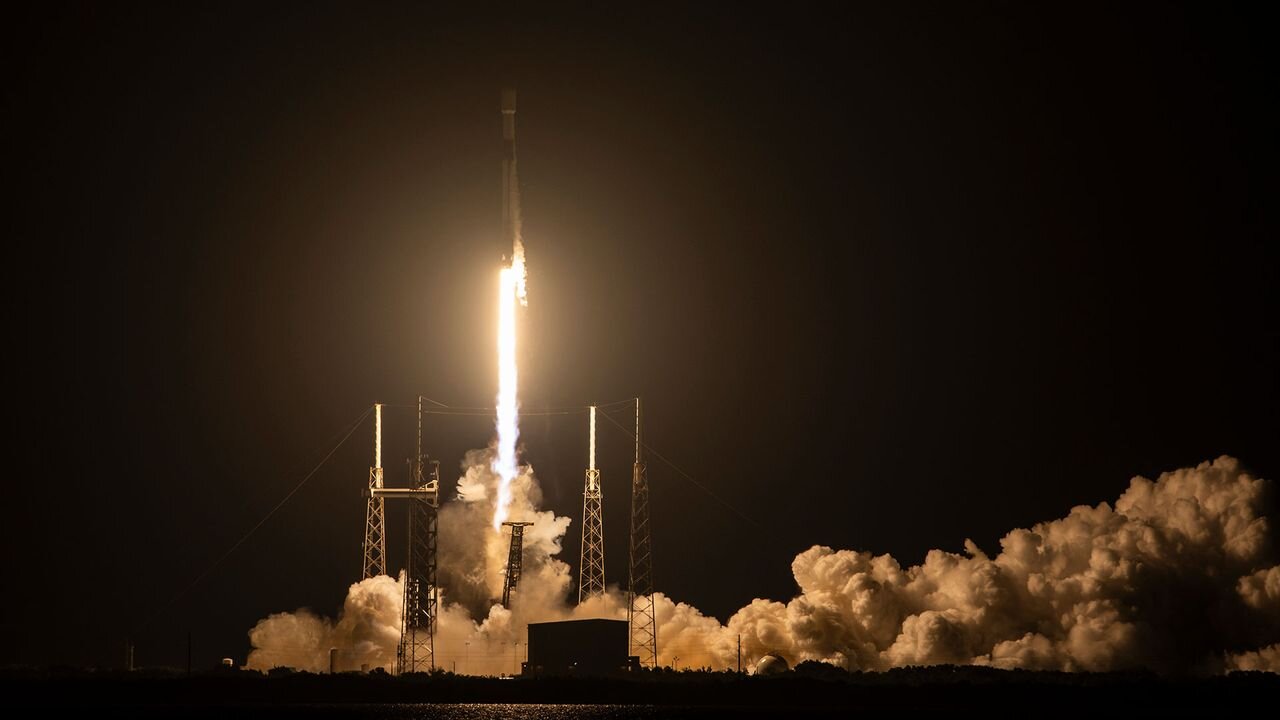 SpaceX launches secret US spy satellite from Florida
