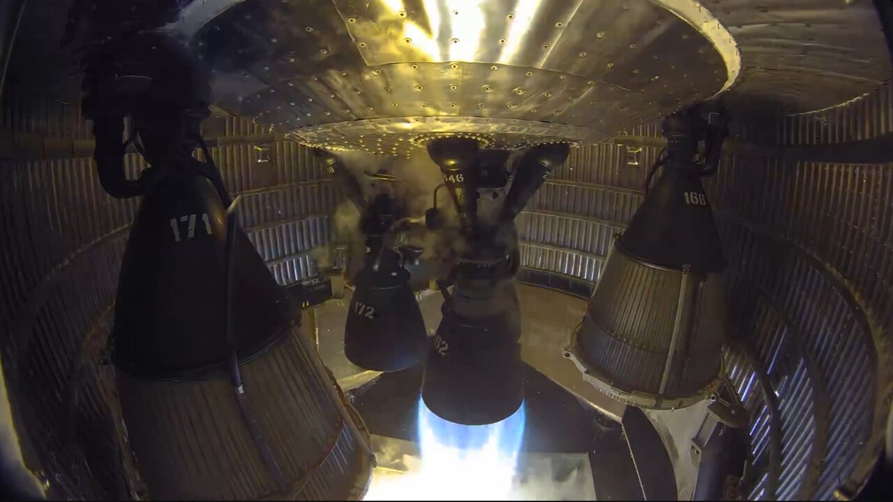 SpaceX fires up Starship ahead of megarocket’s 1st orbital flight (video)