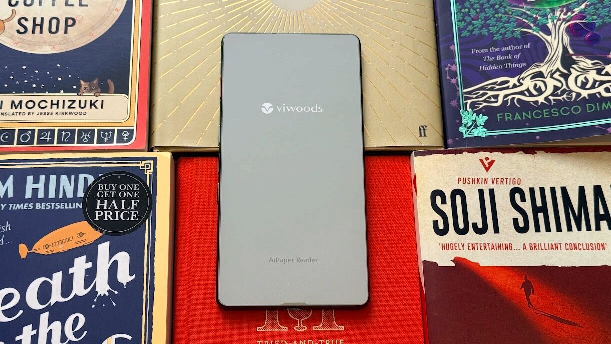 I spent 6 months with this pocket Android ereader — and it got me into books again, but didn’t break my smartphone addiction