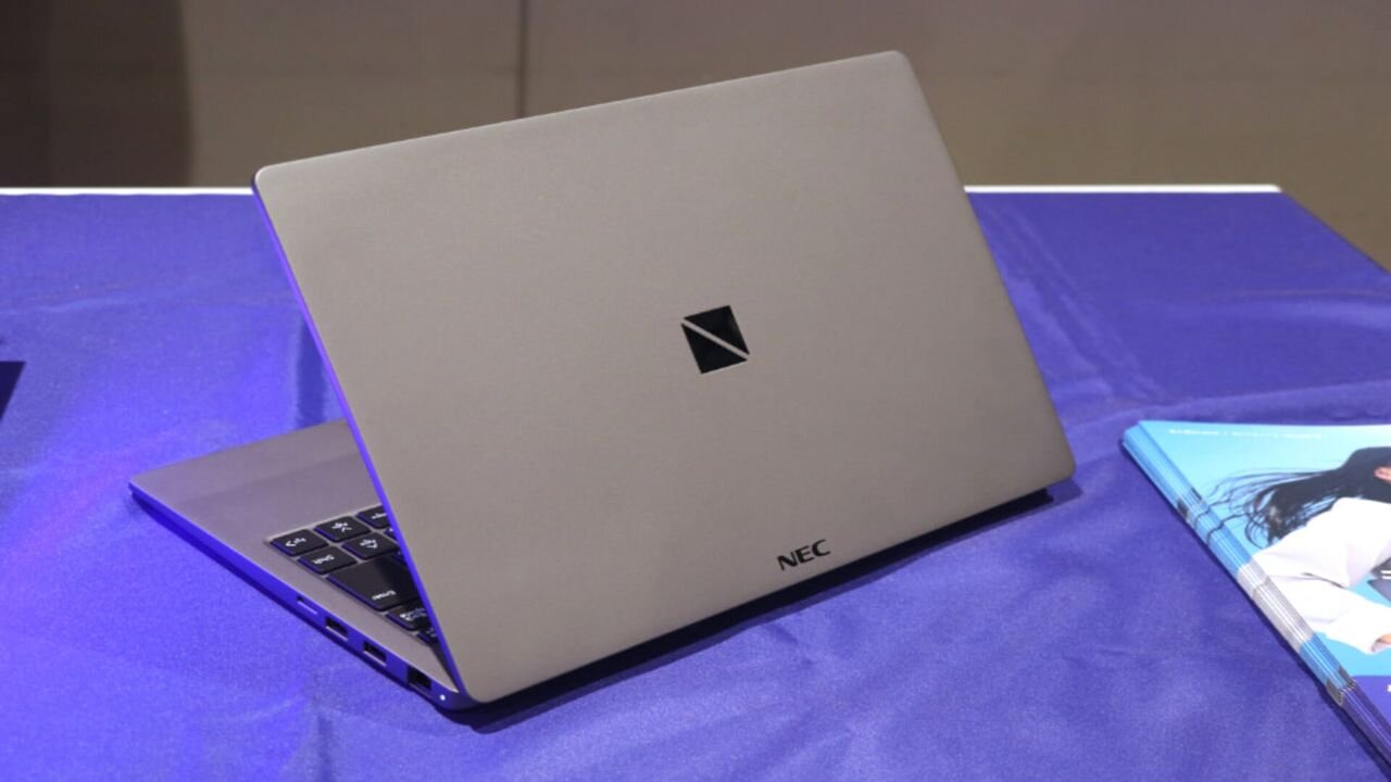 Japan just got a 999g laptop with a 30-hour battery