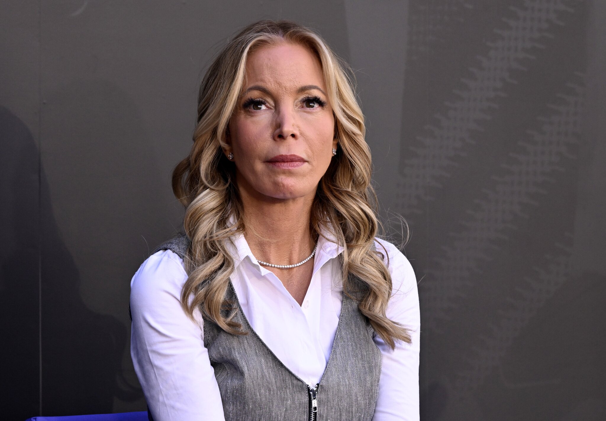 Josh Kushner, Bob Iger reportedly intend to honor Mark Walter's pact that allows Jeanie Buss to remain Lakers' governor