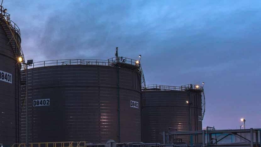 Standard Chartered: Oil Markets Must Now Price Two Middle East Chokepoints