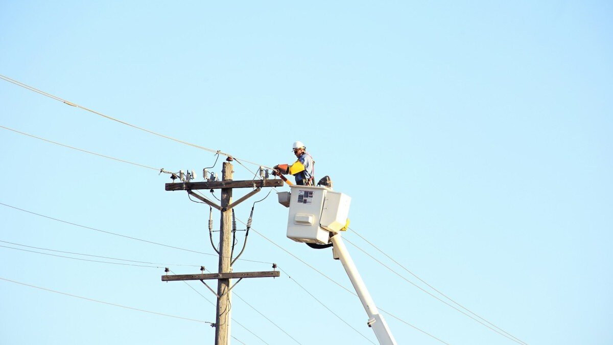 Private Equity Is Circling Utilities as AI Reshapes the Grid