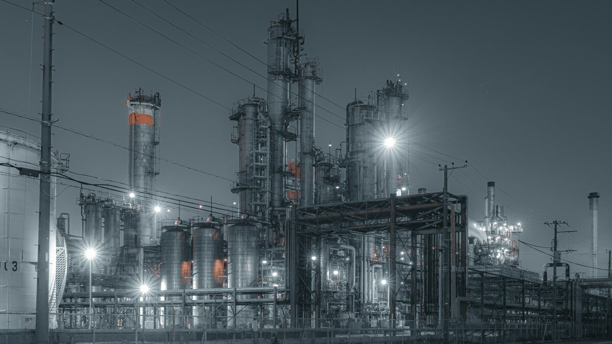 Ukraine Strikes Lukoil's Volgograd Refinery as Drone Attacks Resume