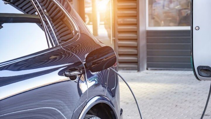 Oil Shocks Could Accelerate EV Adoption, WoodMac Says