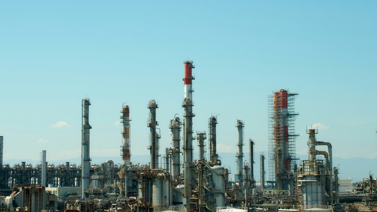 Hormuz Crisis Pushes Asian Refiners Toward U.S. Oil