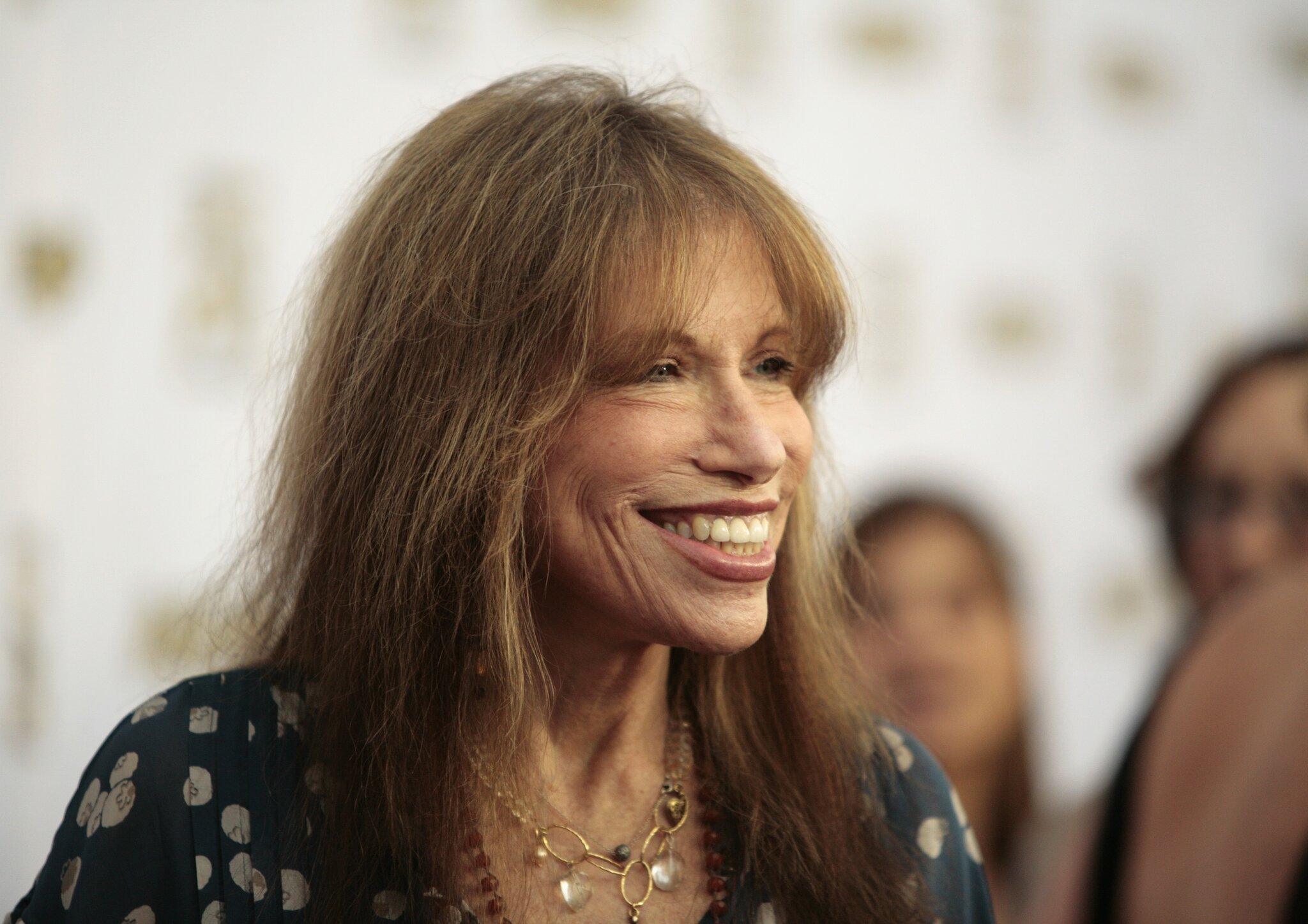 Carly Simon diagnosed with Parkinson's disease, treated for skin cancer