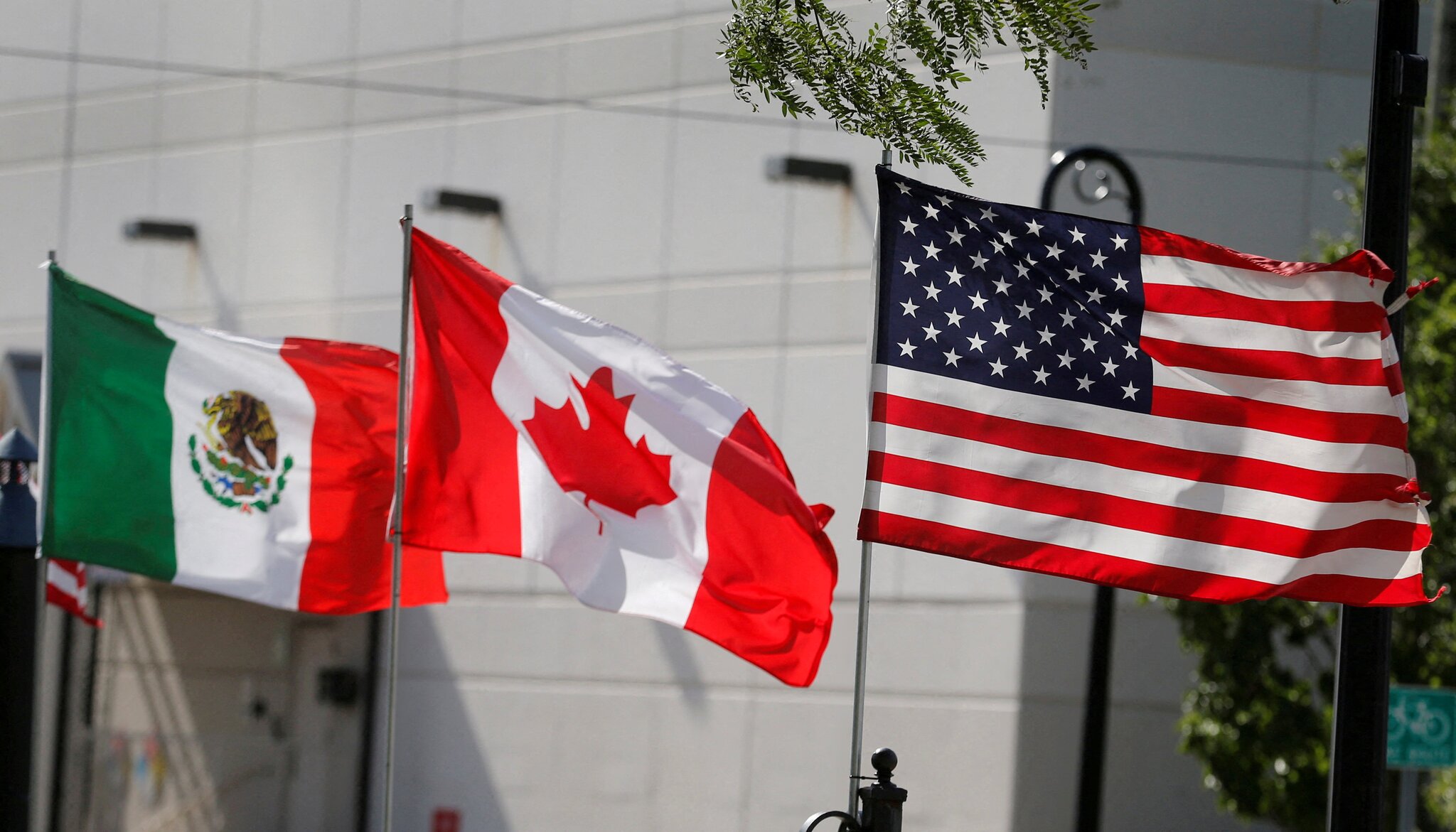 U.S. and Canada hold last-minute negotiations to prevent Trump's 50% tariffs