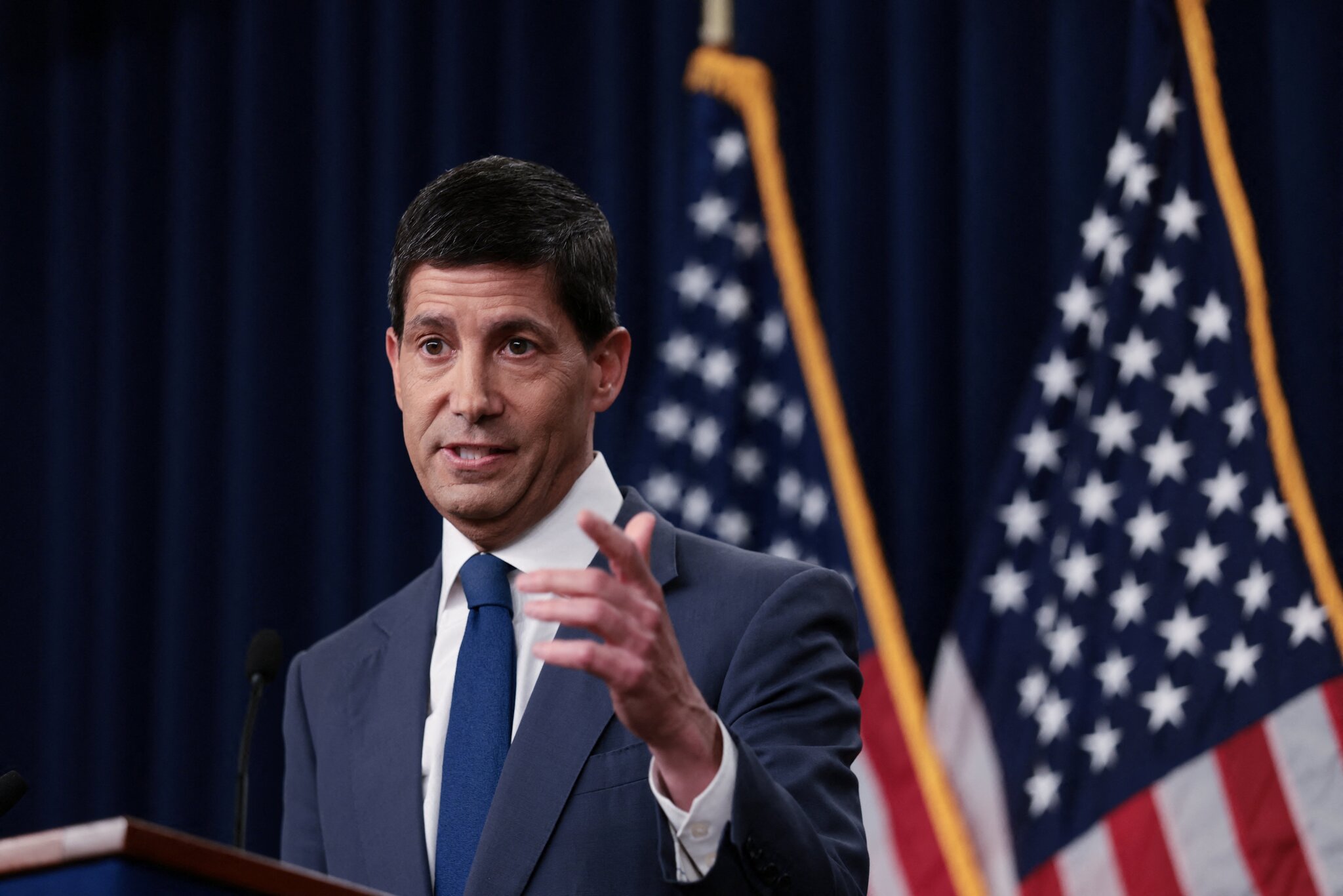 WATCH LIVE: Fed chair Warsh holds news conference after latest interest rate decision