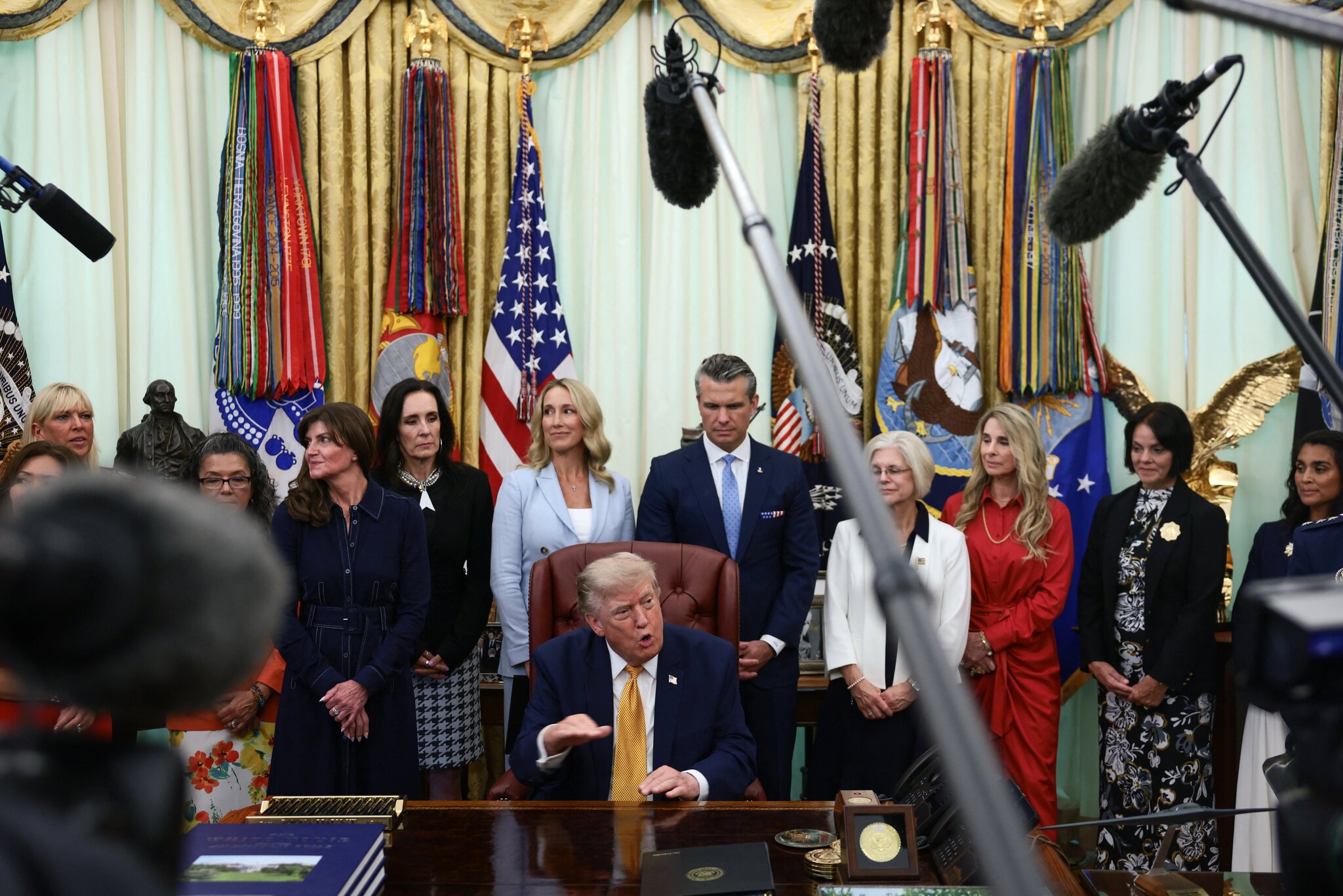 Trump signs executive order forming Military Spouse Commission