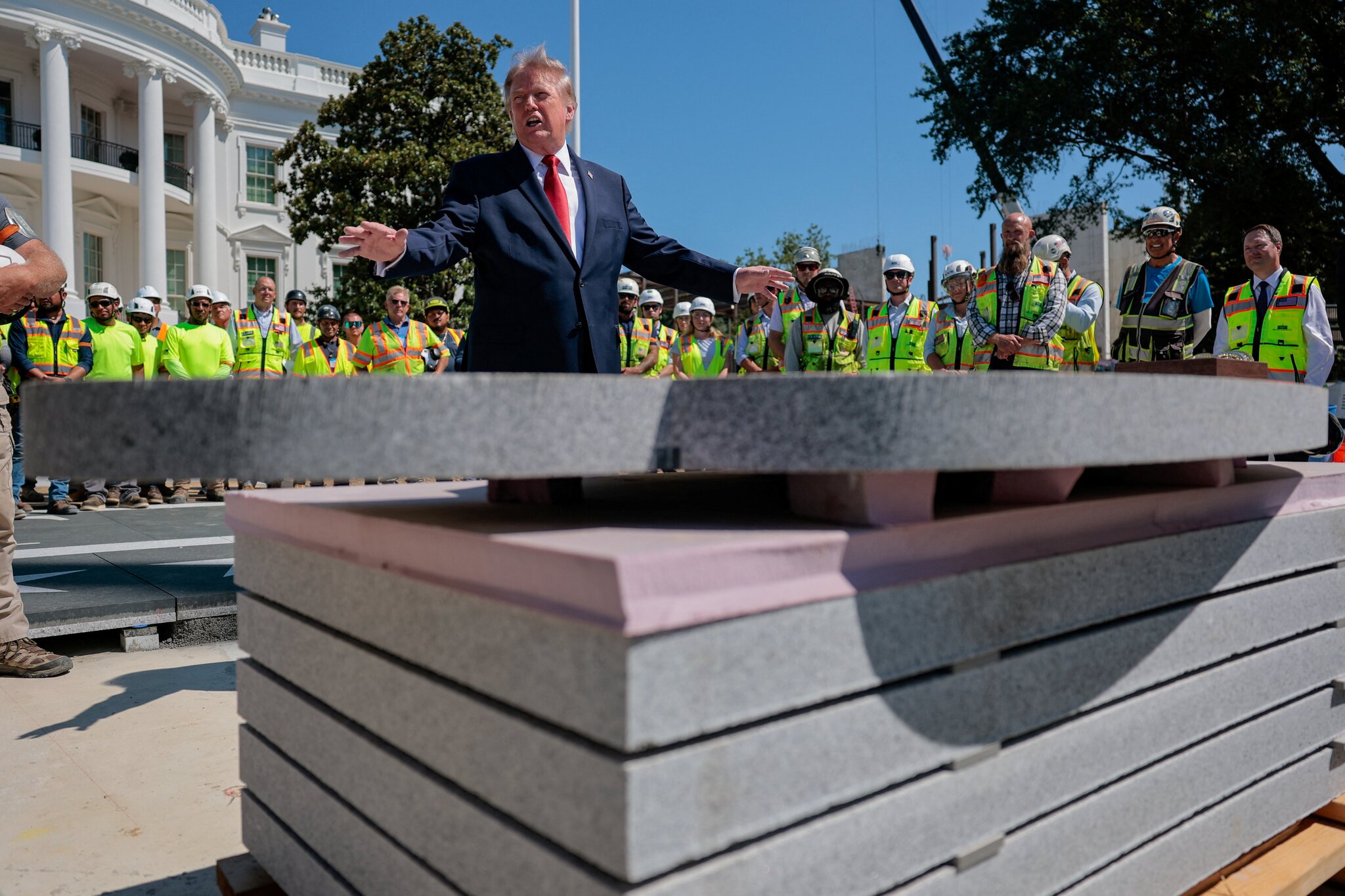 Trump previews new White House helipad