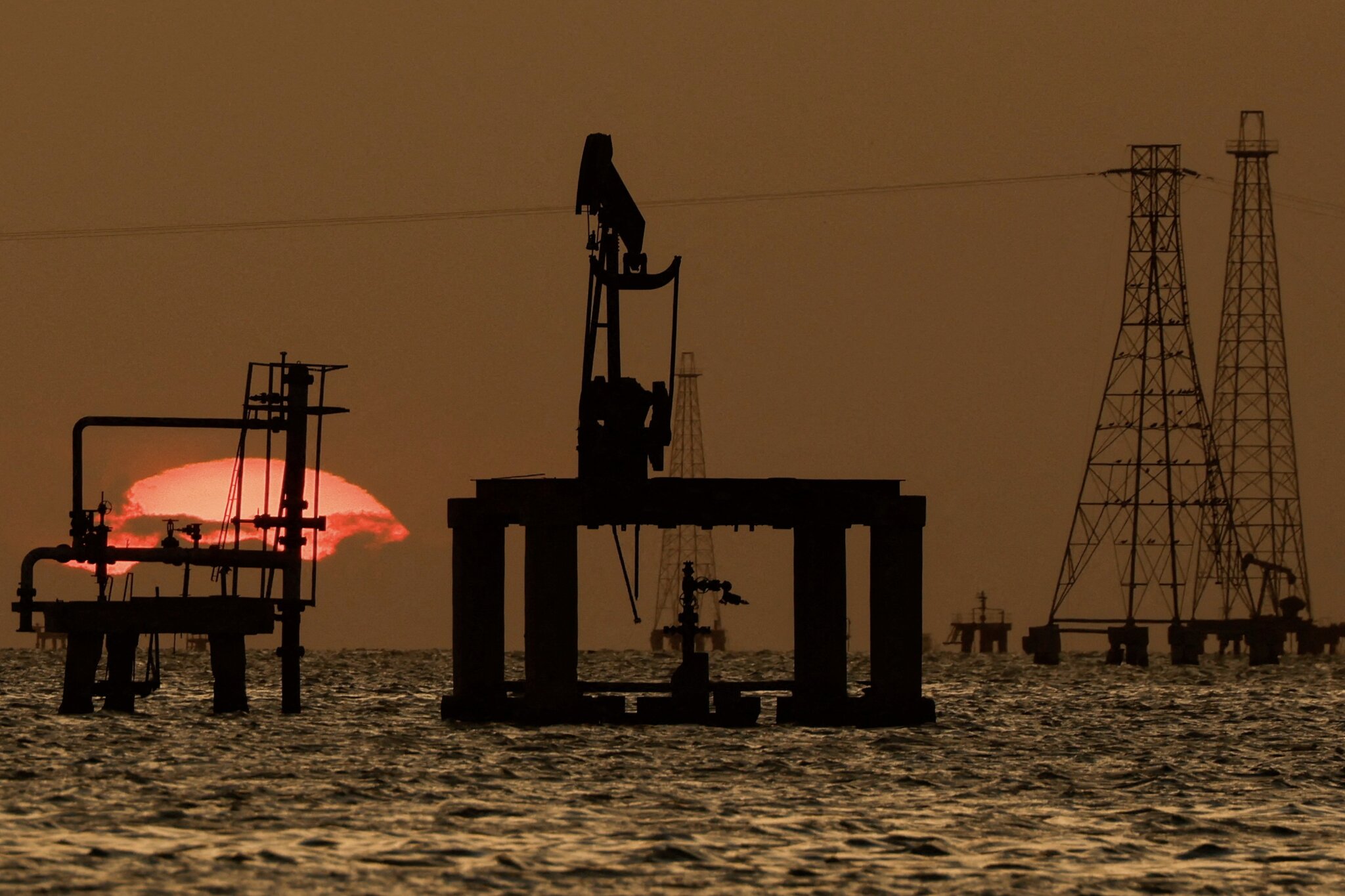 What we know about Trump's deal giving U.S. access to vast oil reserves in Venezuela