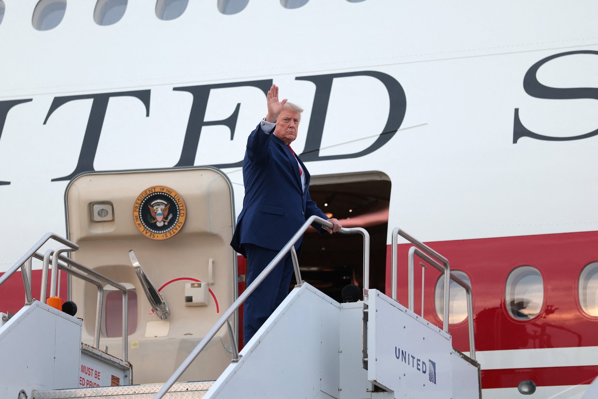 News Wrap: Trump confirms he was secretly whisked away from Air Force One in Turkey