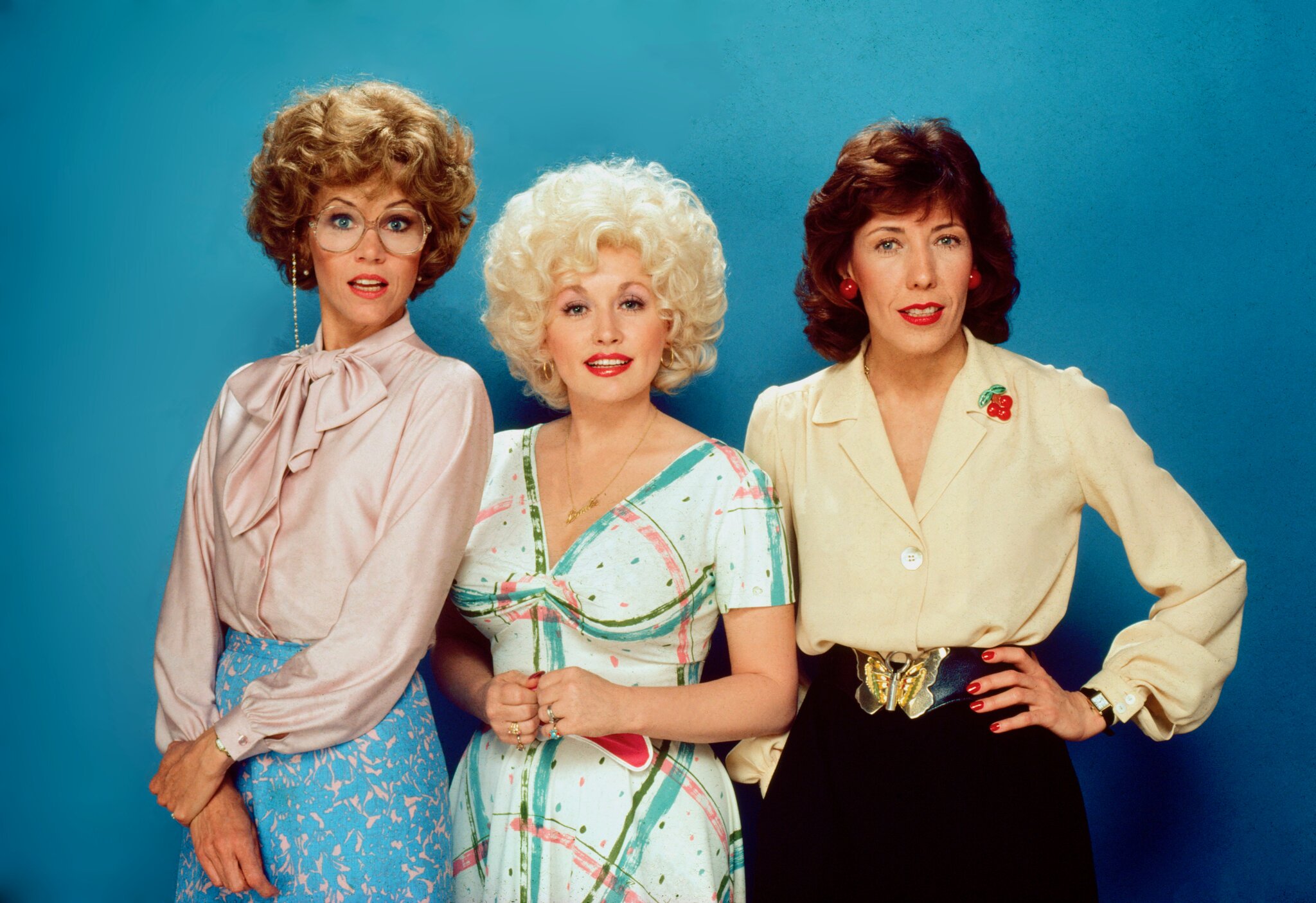 Jane Fonda & Lily Tomlin Remember ‘9 To 5’ Co-Star & “Loyal Friend” Dolly Parton: “I Never Knew Anyone Like Her