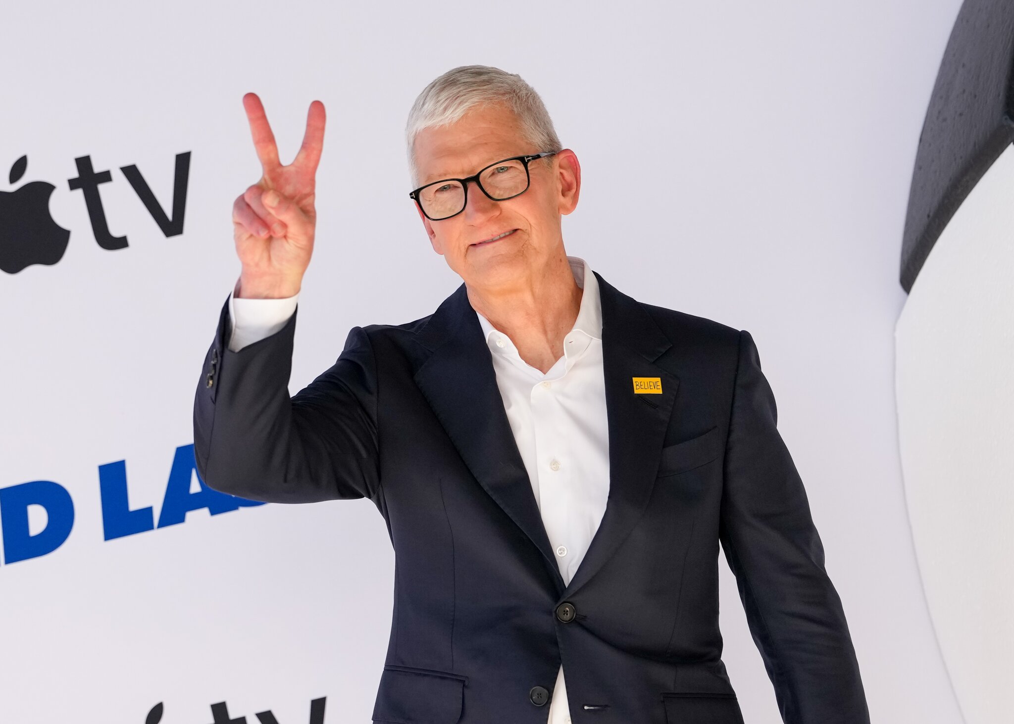Tim Cook’s Swan Song At Apple Sees Quarterly IPhone Sales Surge, Highflying Stock Dip