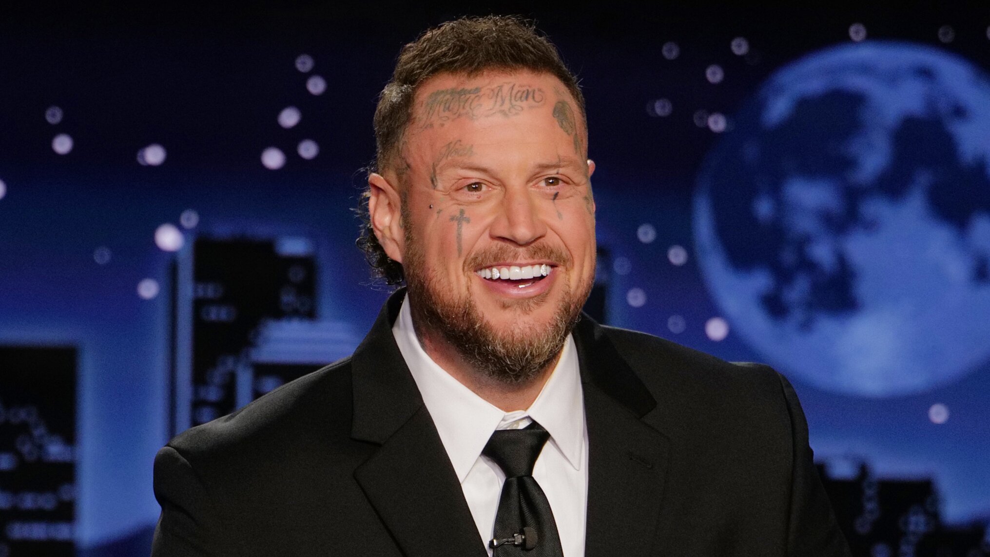 Jelly Roll Slams Politicians On Both Sides For “Sh*t Job,” Addresses 2024 Trump Photo: “A Handshake Is Not An Endorsement