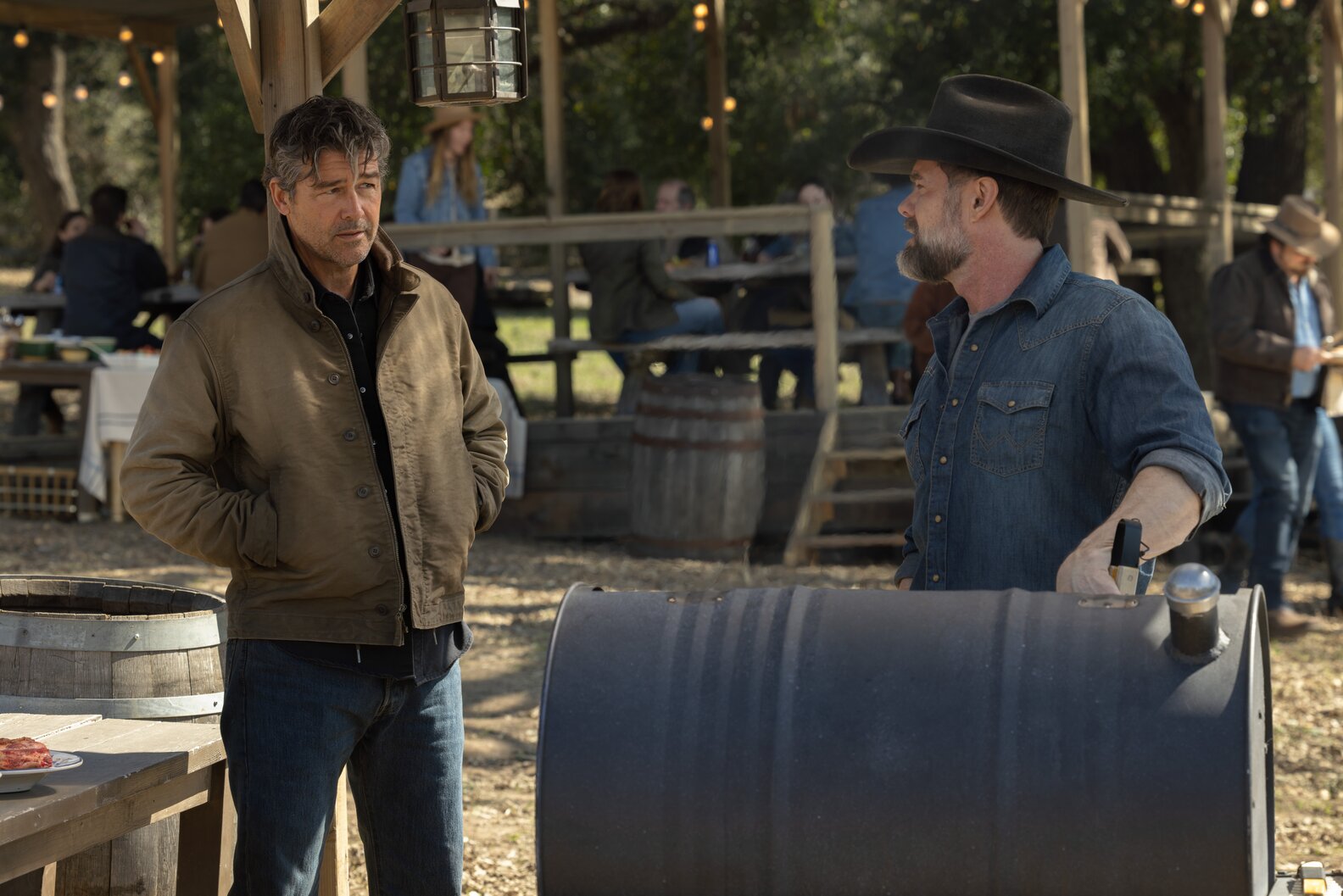 Lanterns’ Star Kyle Chandler Weighs In On Premiere Twist That Sets In Motion “The Whole Mystery” Of HBO Series