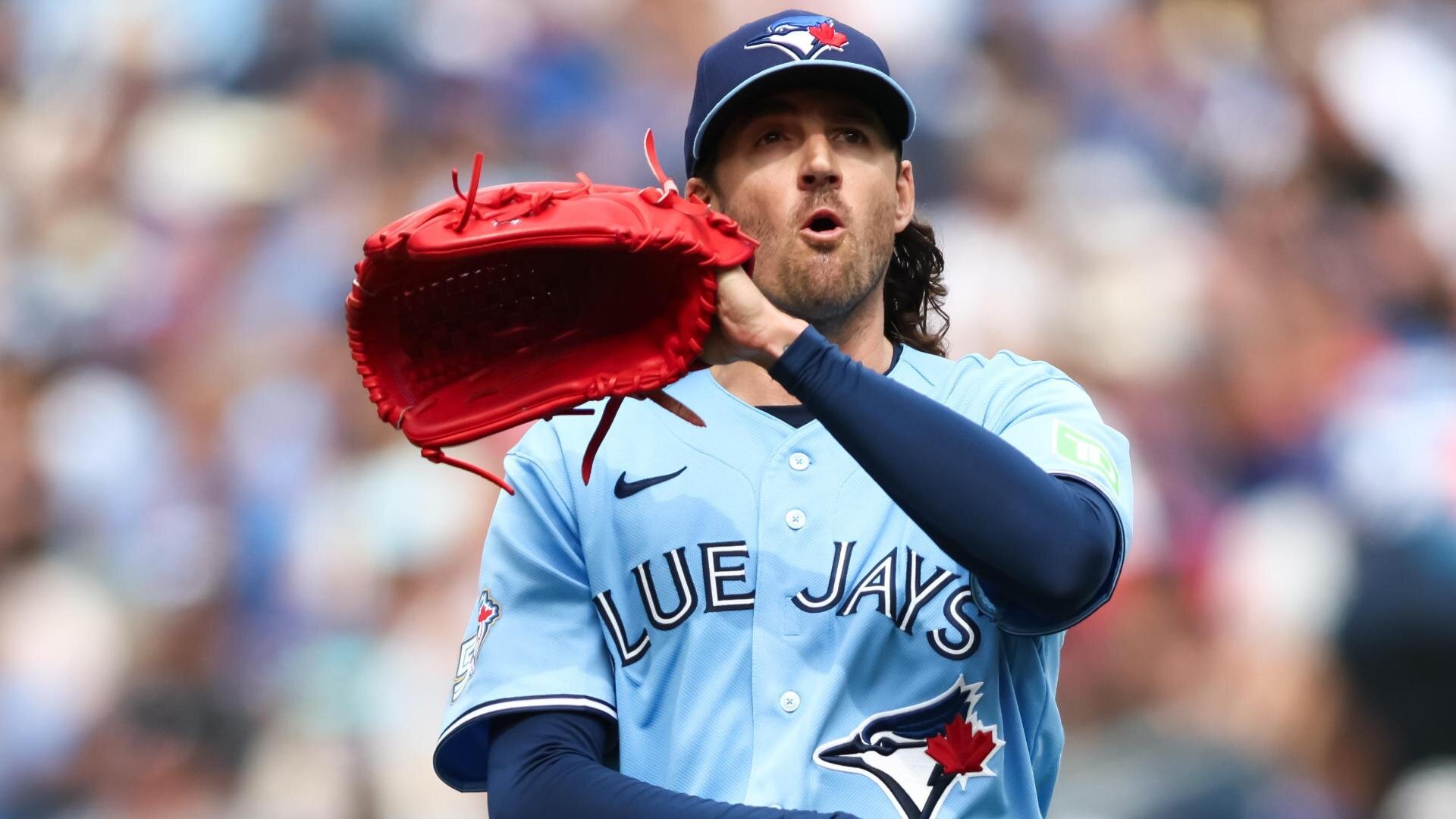 Blue Jays down the Cardinals 5-1 at home