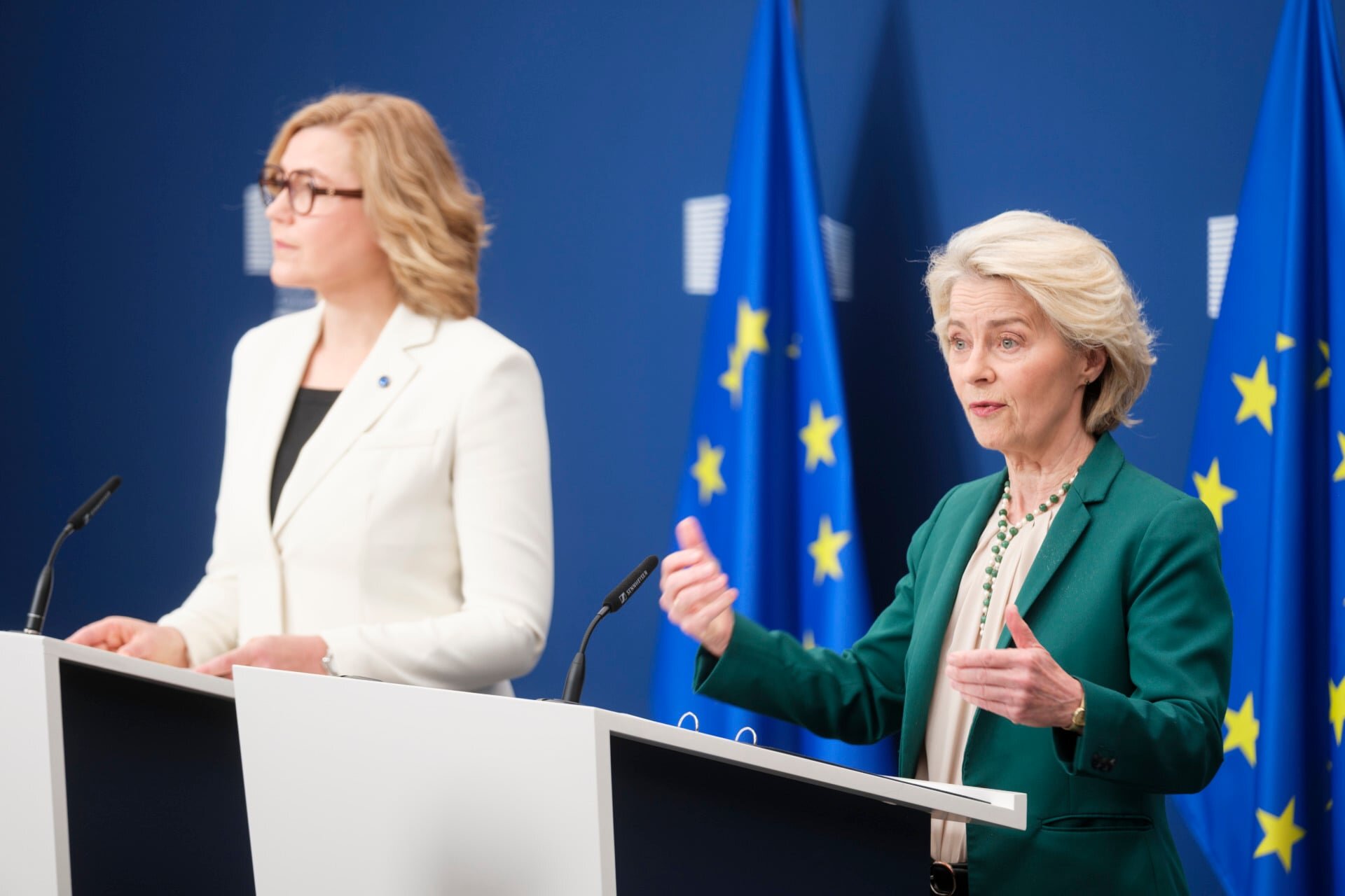 EU Will Reportedly Label ChatGPT and Roblox ‘Very Large Online Platforms’ (Derogatory)
