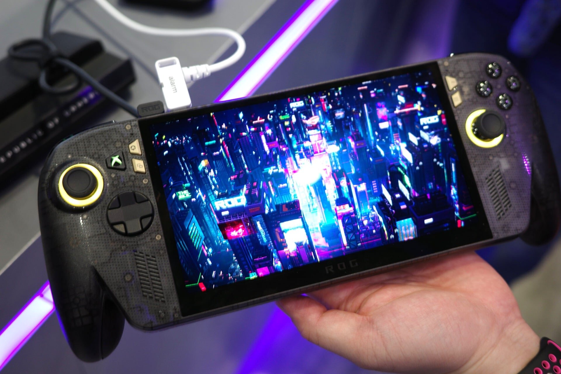 Here’s When You Can Buy the OLED Xbox Ally Handheld You’ve Always Wanted
