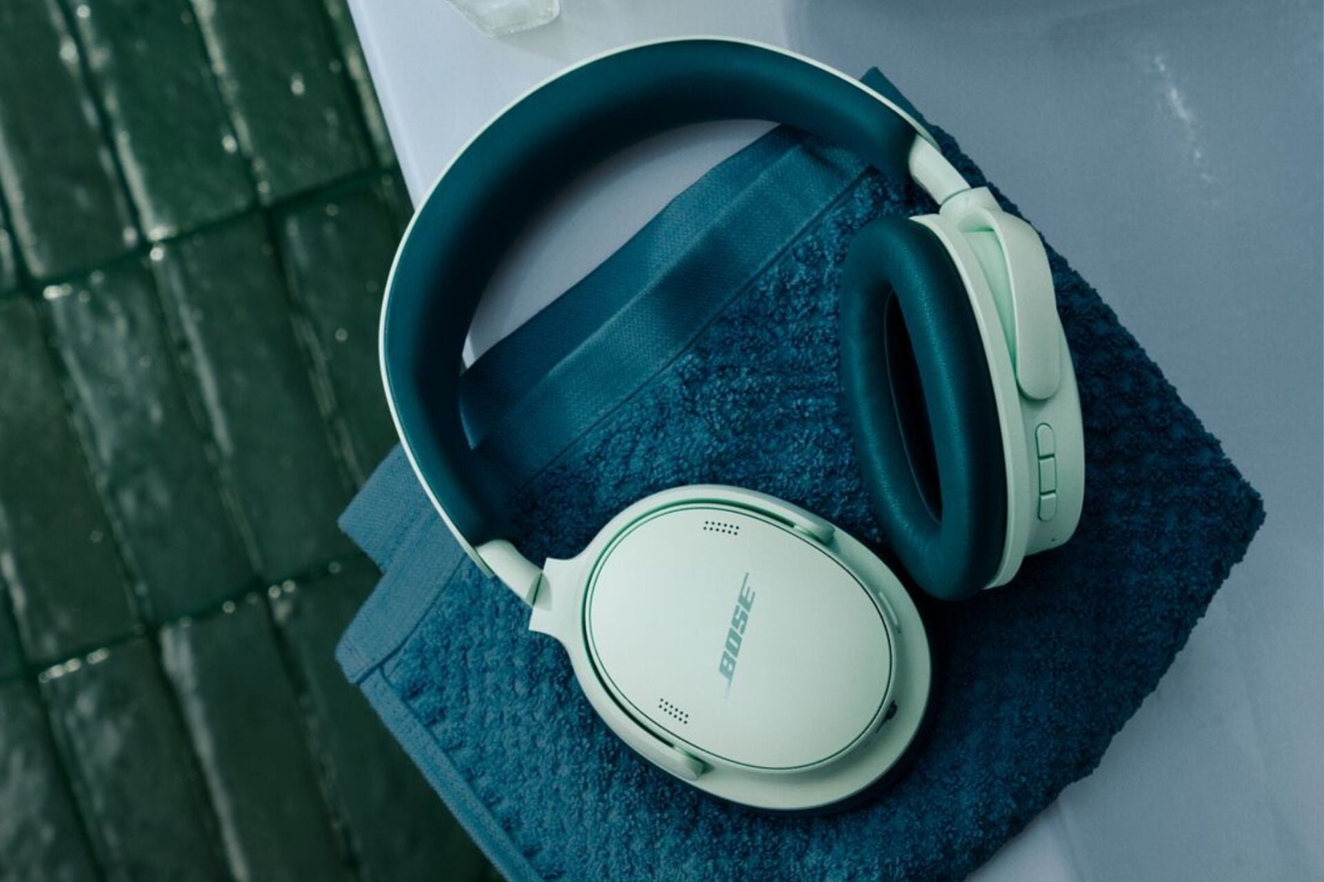 Bose’s New QuietComfort Headphones Make ANC Better for People With Glasses
