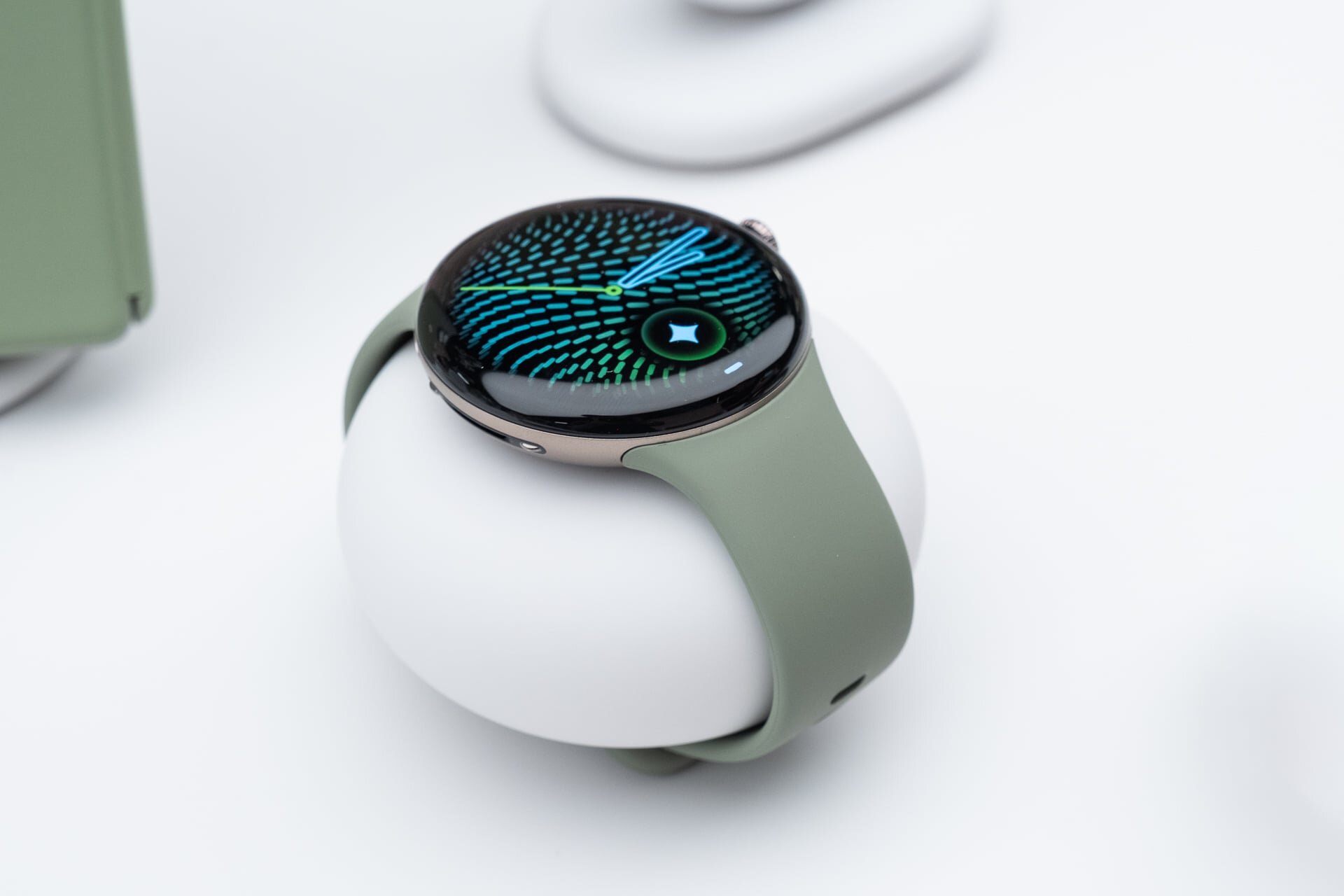 Don’t Panic, the Pixel Watch 1 Isn’t Losing Google Health Support