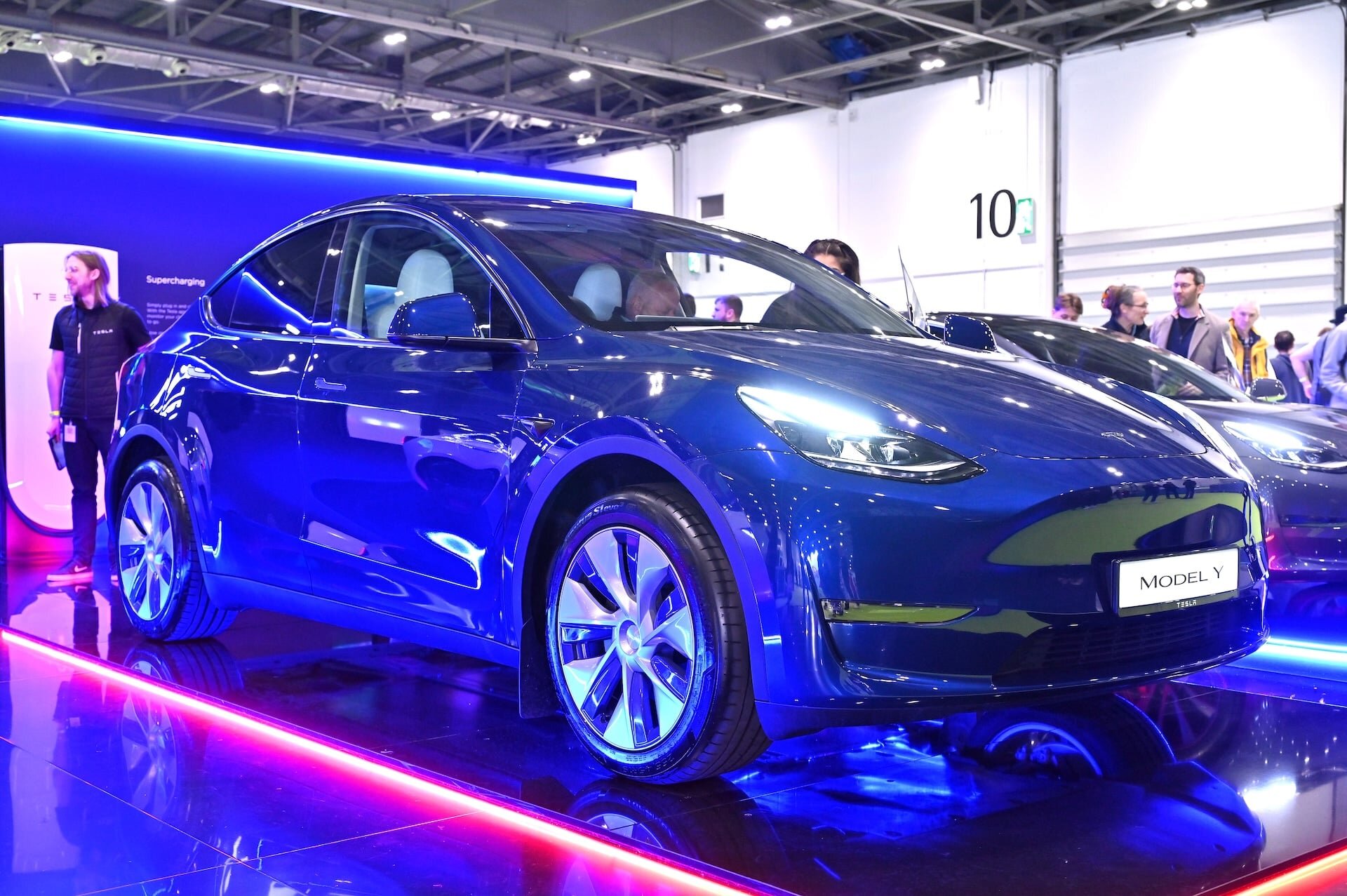 Tesla Has to Fix 20,000 Vehicles With Too-Bright Headlights It’s Known About Since 2024