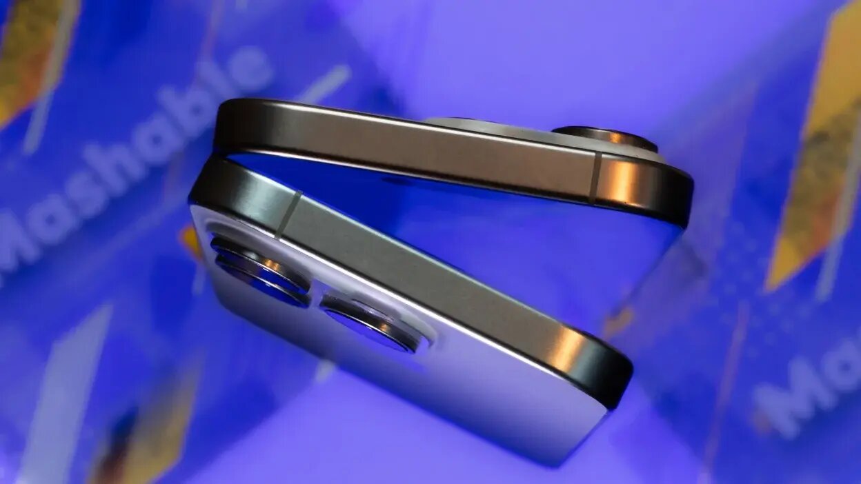 Do we really need a foldable iPhone? Heck yes we do.