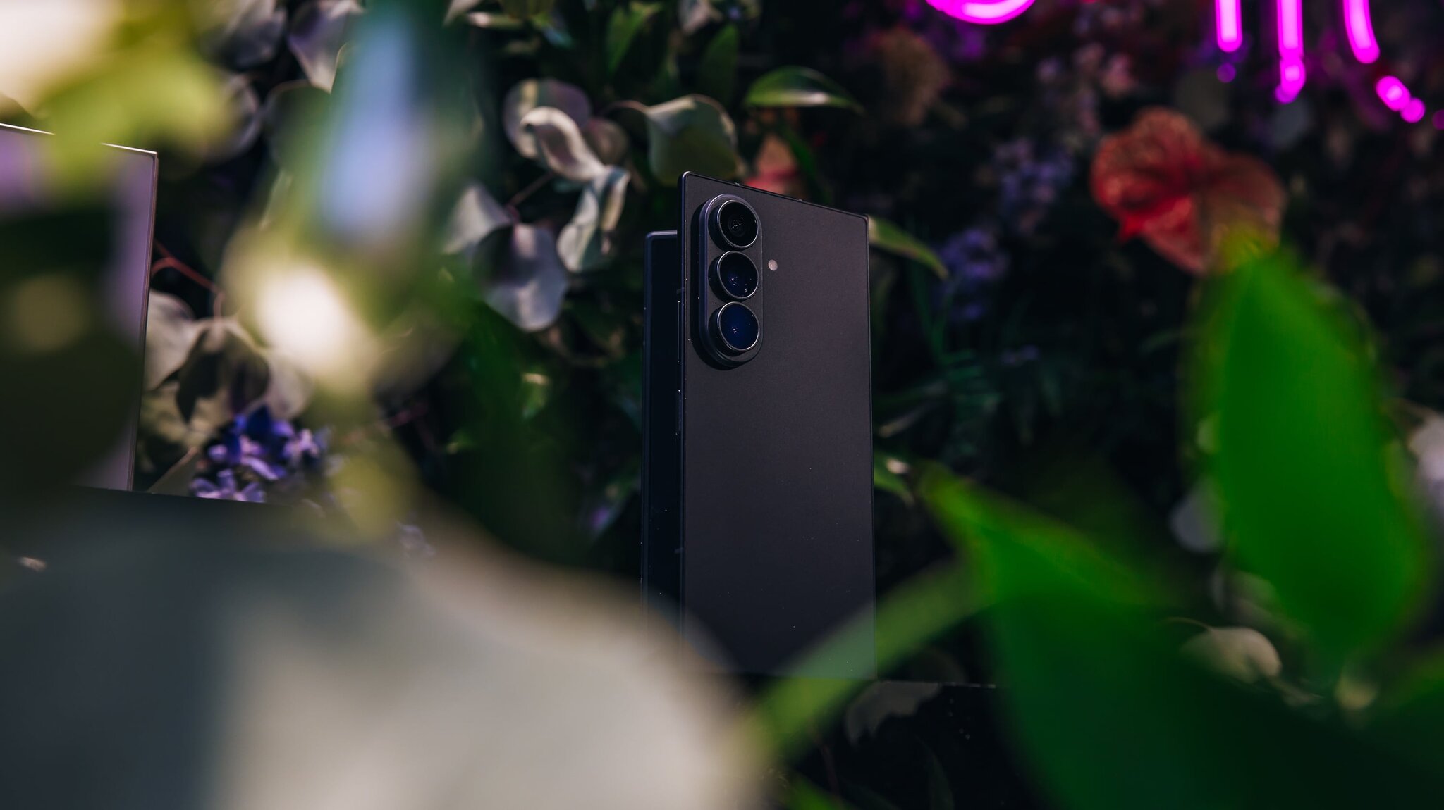 T-Mobile is giving away the Samsung Galaxy Z Fold 8 for free