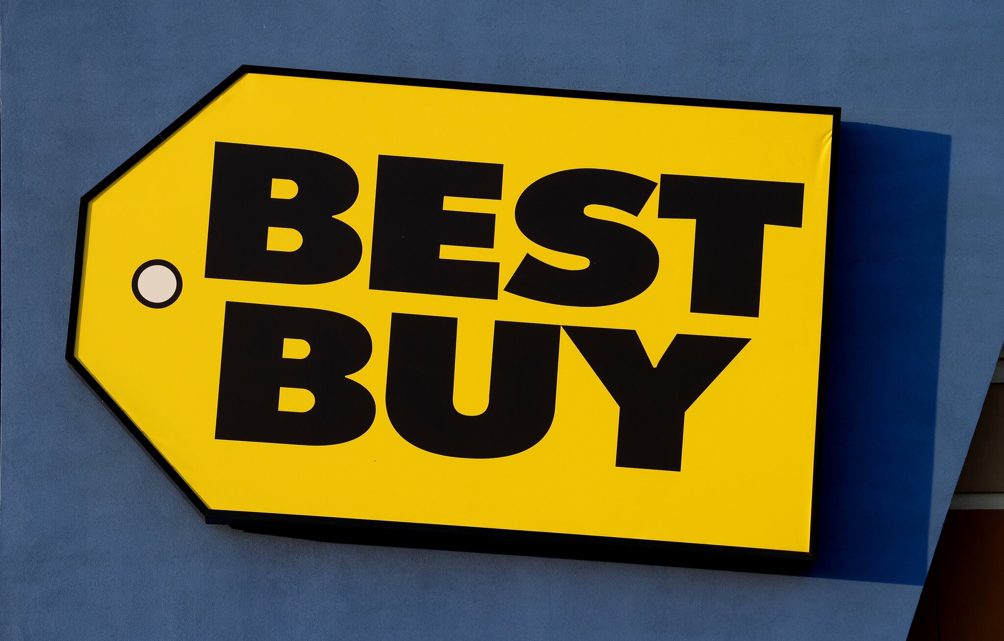 Best Buys celebrating its 60th birthday by selling $100 gift cards for $60