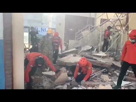 Dozens killed in eastern Indonesia after magnitude 7.7 quake