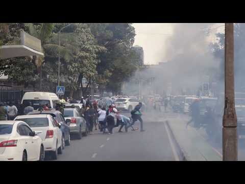 Police fire teargas at Kenyan traders protesting higher taxes on imports