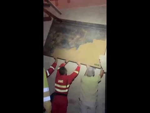 Relics removed from Spanish monastery as wildfire grows