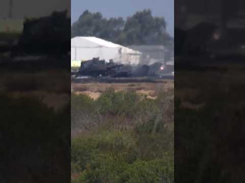 F-35 fighter jet crashes at an air base in San Diego