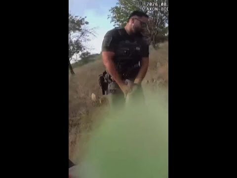 Officers rescue driver from burning car in Texas