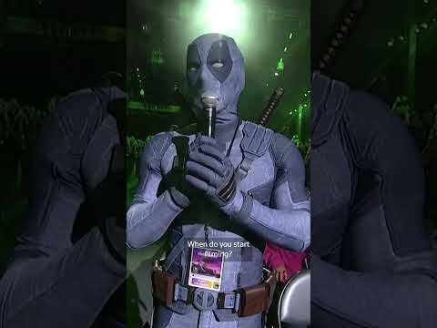🗣️ Deadpool asks Robert Downey Jr. about "Avengers: Doomsday" production at Comic-Con