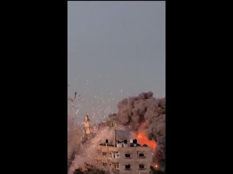 Israeli airstrike destroys mosque in Gaza City