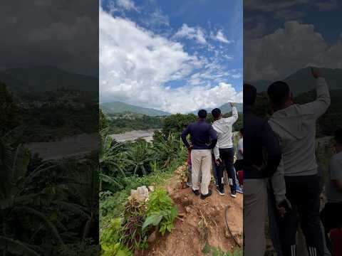 How did the catastrophic Nepal-Tibet flood happen?