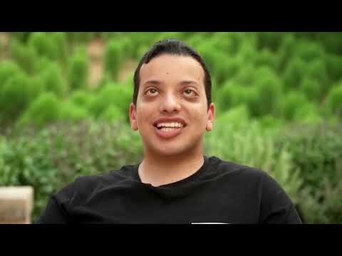 Blind Egyptian entrepreneur's AI app helps sister 'see' the world