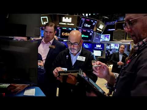 Wall Street ends mixed as investors focus on tech earnings