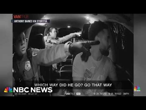 Police rush into Uber to chase fleeing suspect