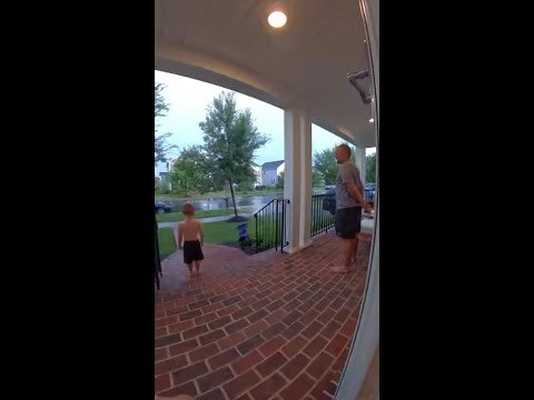 Ring camera captures thunder clap after dad's warning
