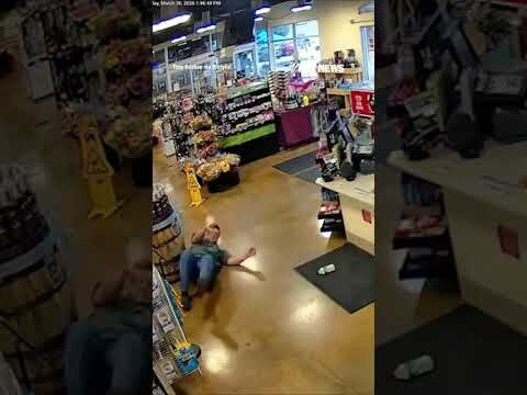 Amazon driver FIRED after attacking elderly man #shorts #us #news #foxnews