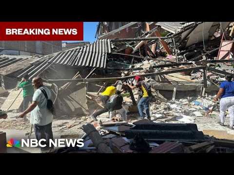 Videos capture the moment a 7.4-magnitude earthquake strikes Colombia